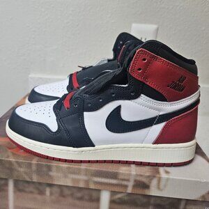 Nike Air Jordan 1 High Black Toe Reimagined size 6Y/7.5 womens
